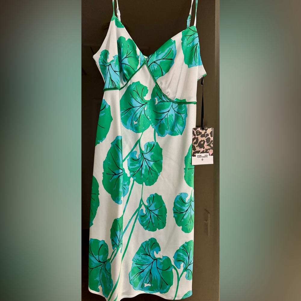 NEW WITH TAGS Silk Diane von Furstenberg for Target silk mini dress.